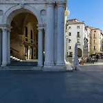 Appartamento Le Volte, Basilica Views In The Heart Of *